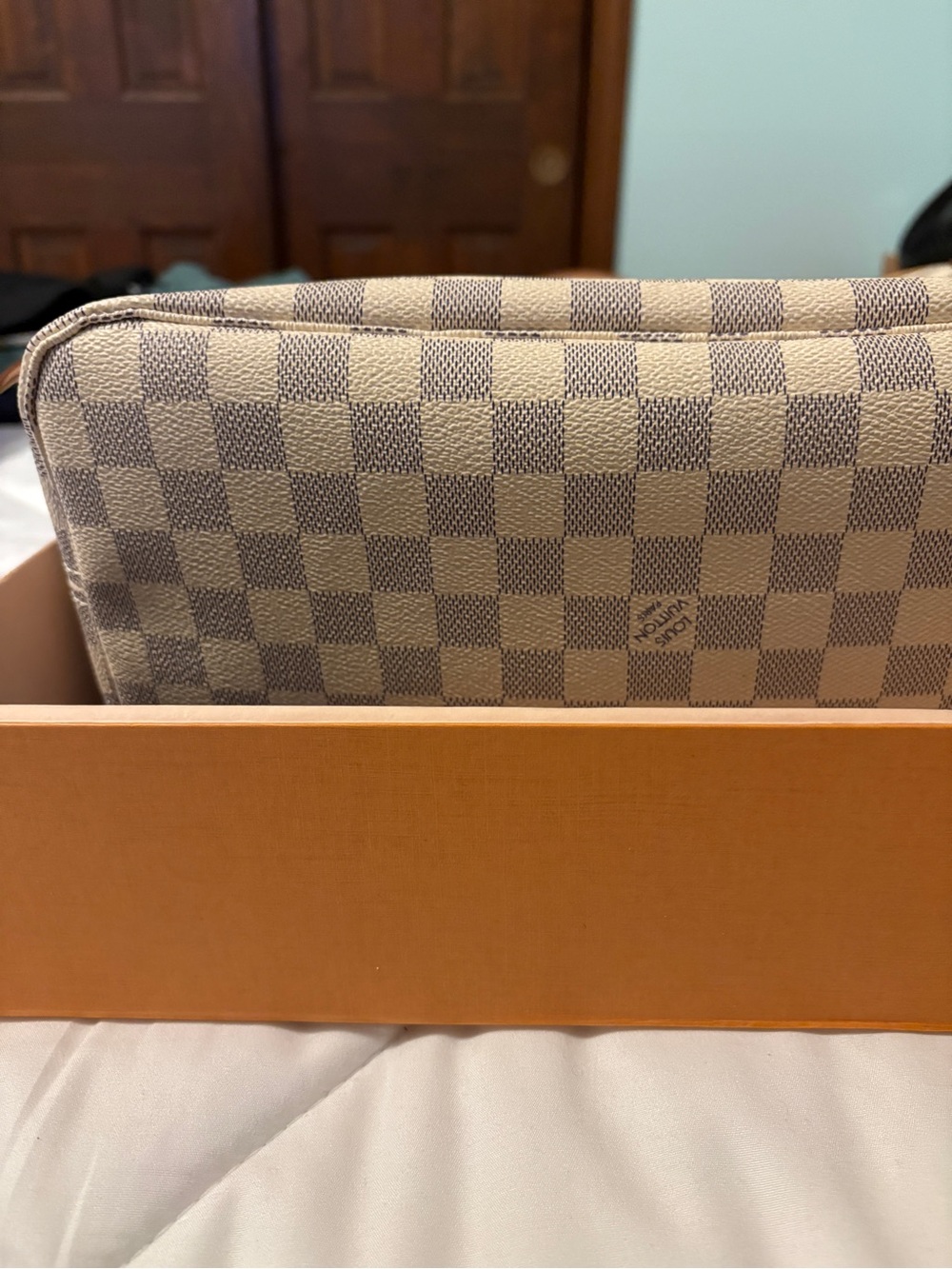Louis Vuitton Neverfull MM in Damier Azur - Picture 11 of 16